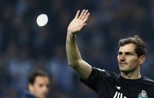 Iker Casillas termina a carreira aos 38 anos