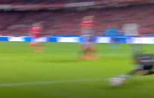 Matheus Magalhães assina defesa espetacular – SL Benfica 0-1 SC Braga
