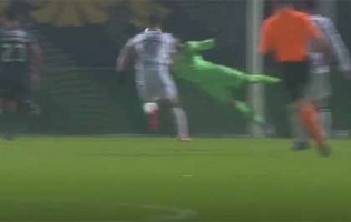 Vaná Alves destaca-se em defesa vistosa antes de cometer penalti – FC Famalicão 1-1 CD Aves