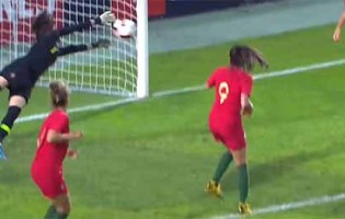Inês Pereira espetacular em três defesas – Portugal 0-2 Suécia (Algarve Cup)