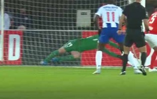 Marco Rocha impede auto-golo com defesa de nível no último grito – CD Santa Clara 1-2 FC Porto