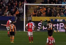Eldin Jakupovic: Hull City lembra defesas do guarda-redes de 2012 a 2017
