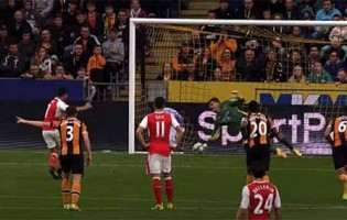 Eldin Jakupovic: Hull City lembra defesas do guarda-redes de 2012 a 2017