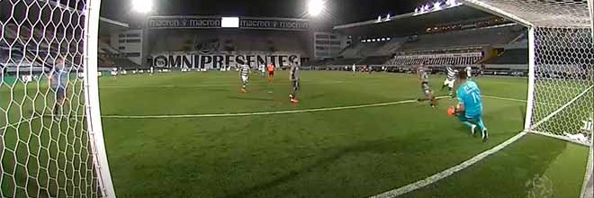 Douglas Jesus erra mas termina jogo com defesa decisiva – Vitória SC 2-2 Sporting CP