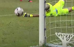 Amir Abedzadeh fecha a baliza em desvio destacável – CS Marítimo 0-0 Rio Ave FC