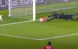 Babacar Niasse destaca-se em duas defesas – Gil Vicente FC 3-2 CD Tondela