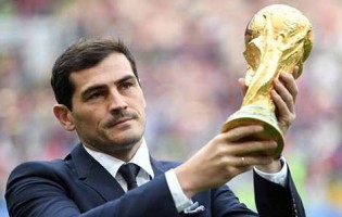 Iker Casillas: FC Porto, Real Madrid, RFE e La Liga recordam carreira em imagens
