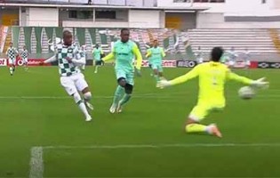 Amir Abedzadeh erra e precipita-se várias vezes entre defesas – Moreirense FC 2-1 CS Marítimo