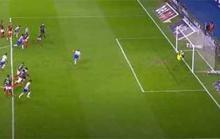 Amir Abedzadeh defende penalti e dá espetáculo de defesas – FC Porto 2-3 CS Marítimo