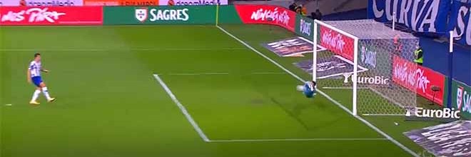 Dênis defende grande penalidade entre outras intervenções – FC Porto 1-0 Gil Vicente FC