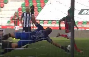 Samuel Portugal impede mais golos de forma fortuita – CS Marítimo 1-2 Portimonense SC