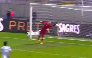 Mateus Pasinato protagoniza defesa espetacular – Moreirense FC 1-1 SL Benfica