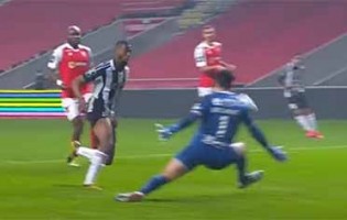 Matheus Magalhães em defesas de nível – SC Braga 2-1 Portimonense SC