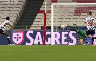 Léo Jardim intervém com destaque em dois lances – SL Benfica 2-0 Boavista FC