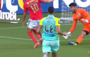 Amir Abedzadeh contém marcador em quatro defesas – SL Benfica 1-0 CS Marítimo