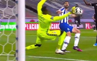 Bruno Varela responde por três vezes – FC Porto 1-0 Vitória SC
