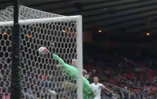 Tomas Vaclik rouba a cena em defesas de nível – Escócia 0-2 República Checa (Euro 2020)