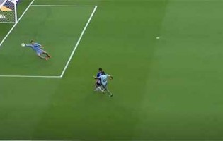 Diogo Costa fecha a baliza em desvio lateral – FC Porto 3-0 FC Arouca