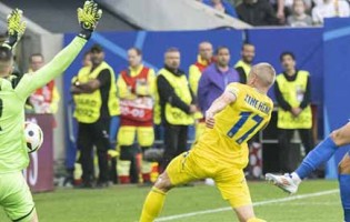 Anatoliy Trubin surge a titular, não detém golo, mas faz duas defesas – Eslováquia 1-2 Ucrânia (Euro’2024)