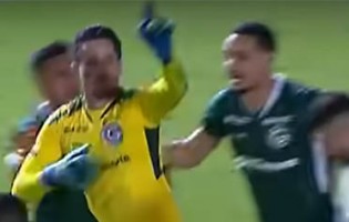 Tadeu Ferreira erra e responde a marcar dois golos na vitória do Goiás contra o Ceará (2-1)