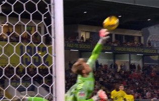 Nico Mantl destaca-se em várias ocasiões entre penalti cometido – FC Arouca 0-2 SL Benfica