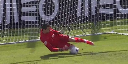 João Valido defende penalti entre outras intervenções – CD Nacional 1-2 FC Arouca