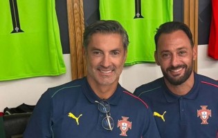 Vítor Baía e Beto Pimparel juntos como guarda-redes de Portugal Legends