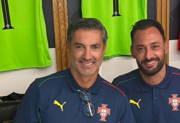 Vítor Baía e Beto Pimparel juntos como guarda-redes de Portugal Legends