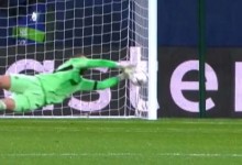 Vítezslav Jaros faz exibição notável no Villarreal CF 1-2 Ajax