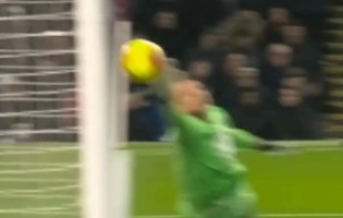Martin Dúbravka em exibição espetacular no Burnley FC 2-2 Tottenham