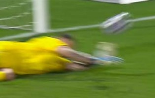 Victor Braga tranca a baliza em várias defesas – Al Shabab 0-0 Al Najmah