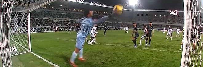 Renan Ribeiro voa em duas defesas espetaculares antes de erro – Vitória SC 2-1 Estrela da Amadora