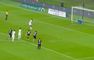 Victor Braga dribla, defende penalti recorde a Ivan Toney e a recarga – Al Najmah 1-4 Al Ahli